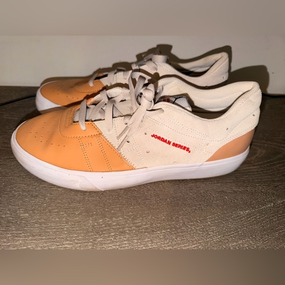 Nike Air Jordan Series Shoes - Picture 2 of 6